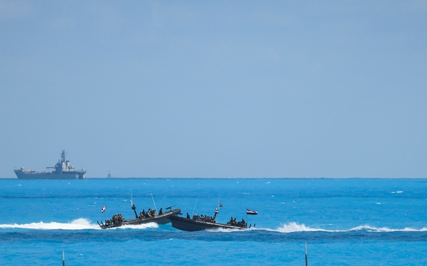 Egyptian armed forces close out BRIGHT STAR 25 with amphibious operations demonstration