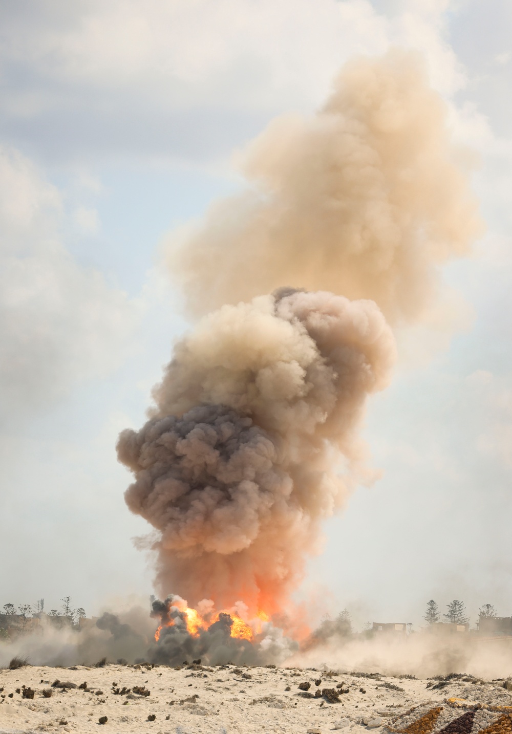 Egyptian armed forces close out BRIGHT STAR 25 with amphibious operations demonstration