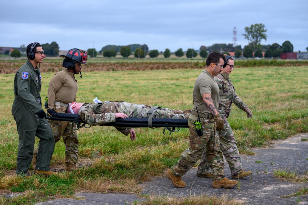 86th AES performs training Aeromedical Evacuation with 424th ABS