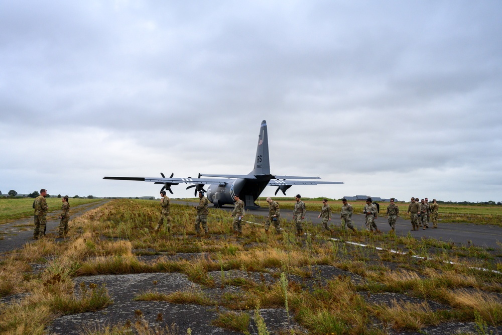 86th AES performs training Aeromedical Evacuation with 424th ABS