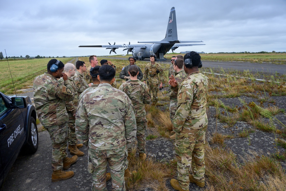 86th AES performs training Aeromedical Evacuation with 424th ABS