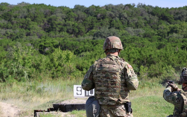 650th REGIONAL SUPPORT GROUP CONDUCTS WEAPONS TRAINING AT FORT HOOD, TX