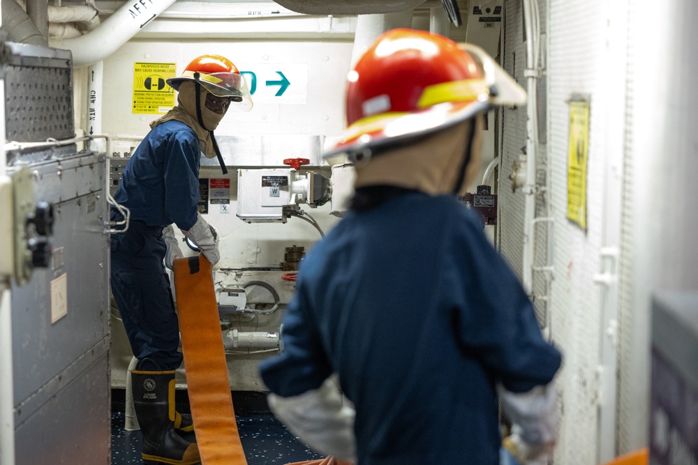 USS Curtis Wilbur (DDG 54) Conducts In-Port Emergency Team Drill
