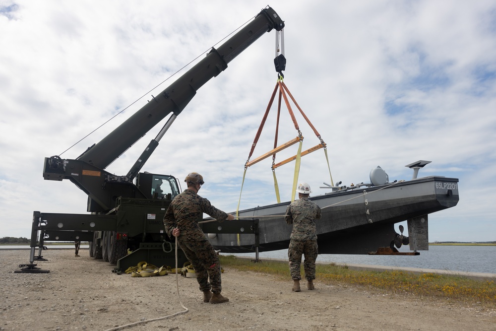 UNITAS 2025 | 2nd DSB Prepares ALPV for Refueling Operations