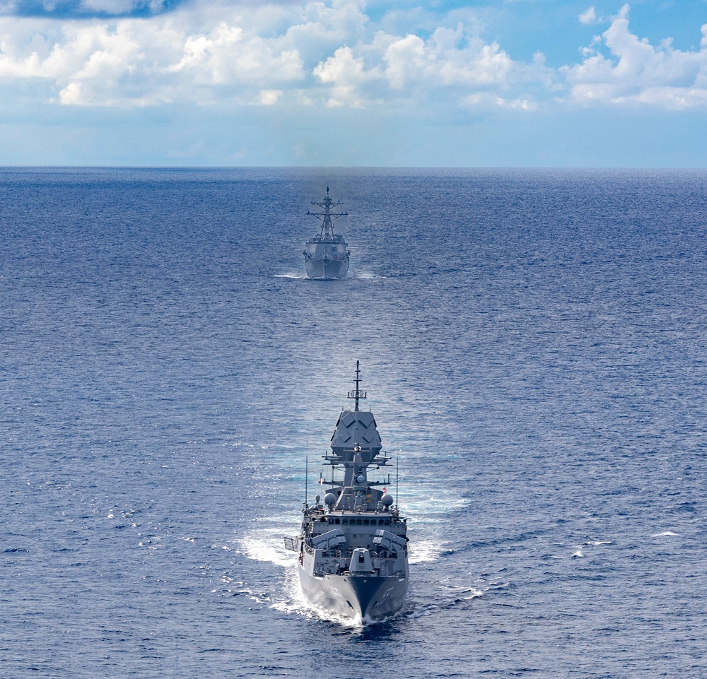USS Dewey and HMAS Ballarat conduct Bilateral Training