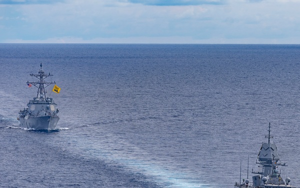 U.S., Australia naval forces conduct bilateral training in the South China Sea