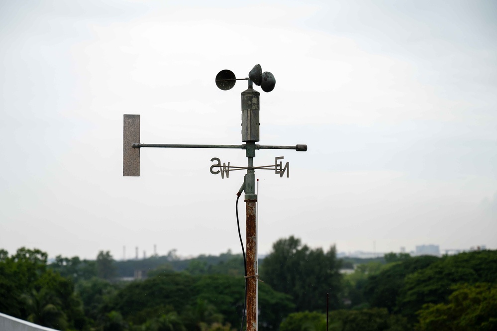 U.S. Air Force and Bangladesh Air Force discuss weather during subject matter expert exchange