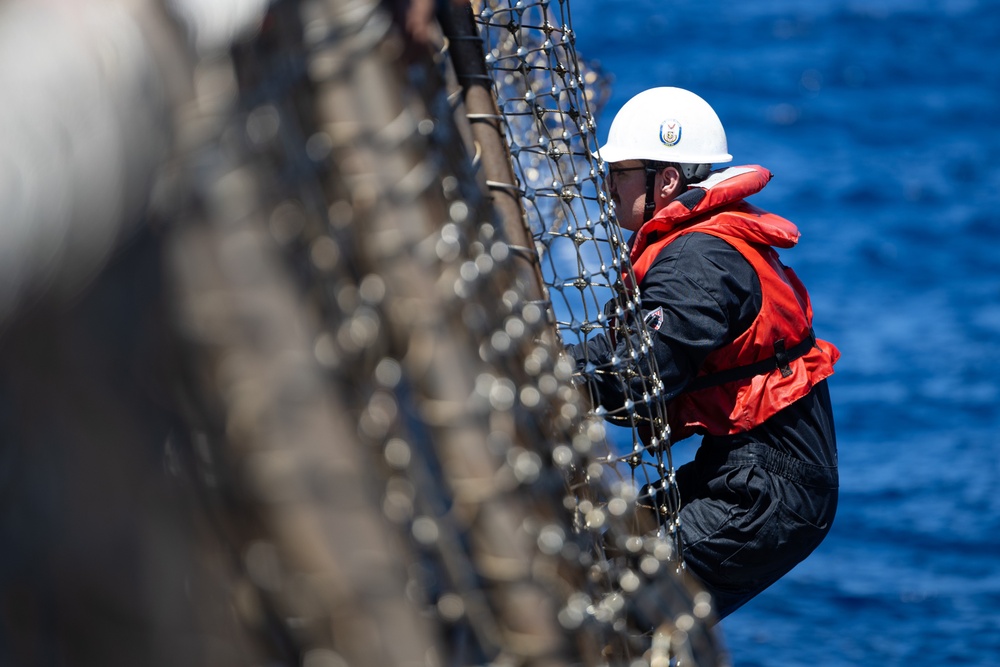 USS Curtis Wilbur (DDG 54) Conducts Small Boat Operations
