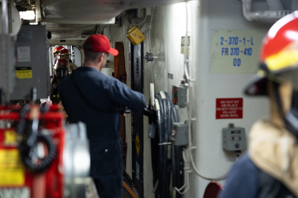 USS Curtis Wilbur (DDG 54) Conducts Flying Squad Drill