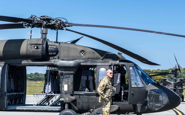 8-229th AHB conducts final formation flight
