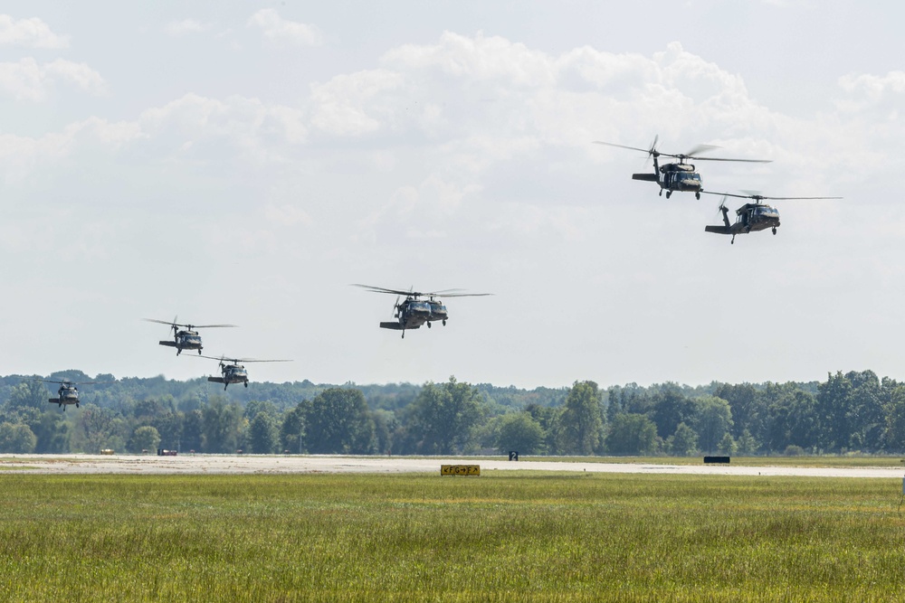 8-229th AHB conducts final formation flight