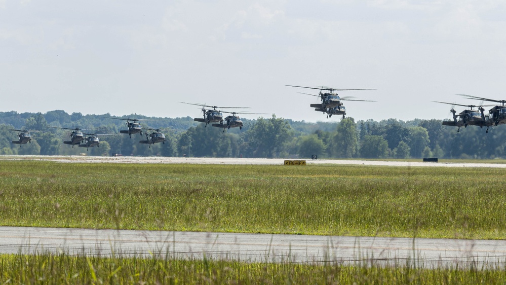 8-229th AHB conducts final formation flight