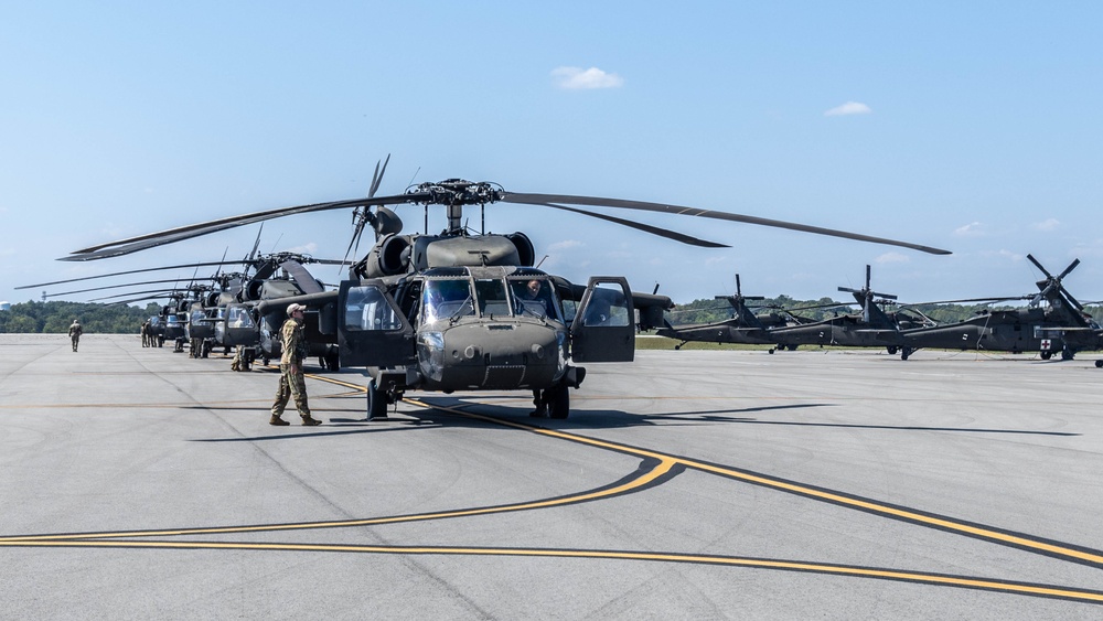 8-229th AHB conducts final formation flight