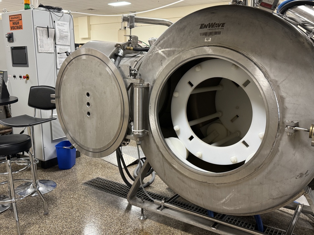 vacuum microwave drying