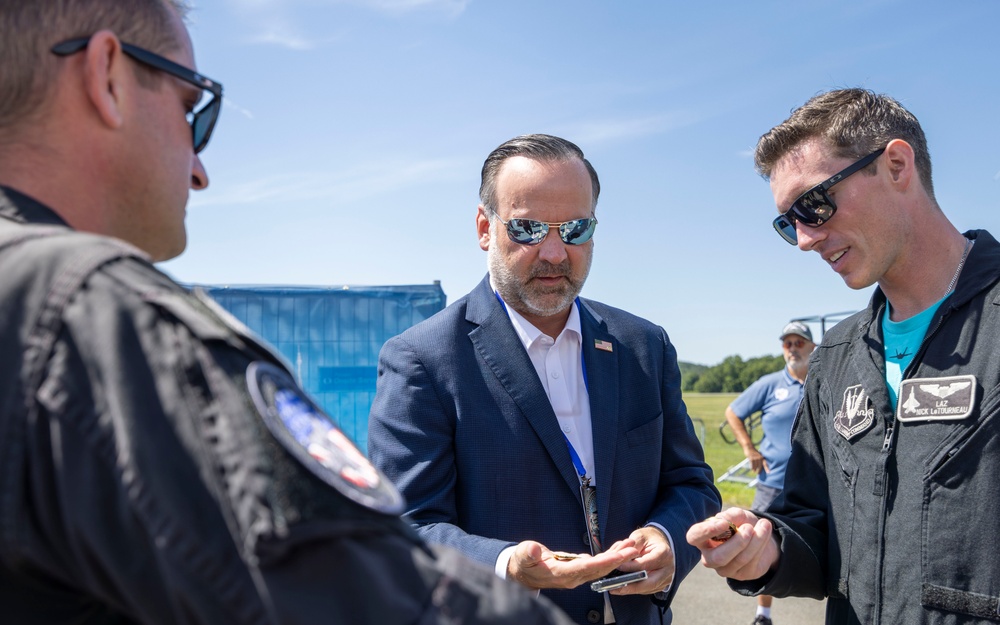 F-22 Wows Crowds at New York Air Show
