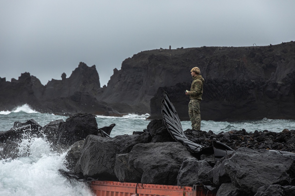 Arctic Agility | U.K, U.S, and Norway conduct a beach survey on remote arctic islands