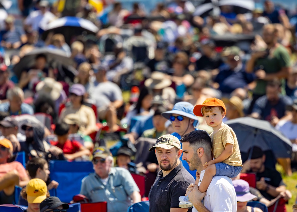 F-22 Wows Crowds at New York Air Show