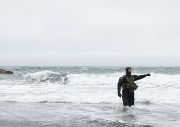 Arctic Agility | U.K, U.S, and Norway conduct a beach survey on remote arctic islands
