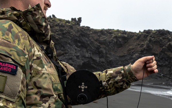 Arctic Agility | U.K, U.S, and Norway conduct a beach survey on remote arctic islands