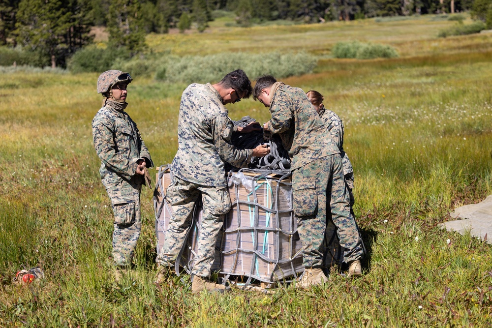 CLB-5, CLR-1 Marines receive sling load delivery from Nevada National Guard during MTX 4-25