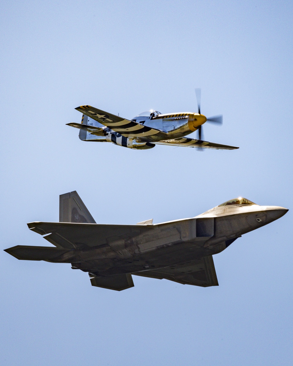 F-22 Wows Crowds at New York Air Show