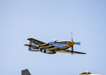 F-22 Wows Crowds at New York Air Show