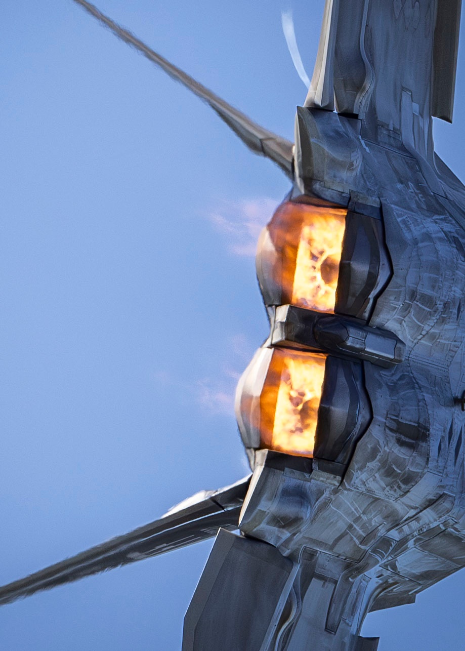 F-22 Wows Crowds at New York Air Show