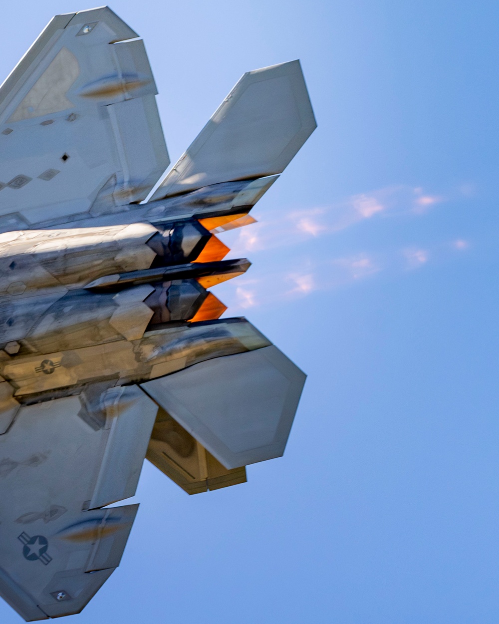 F-22 Wows Crowds at New York Air Show