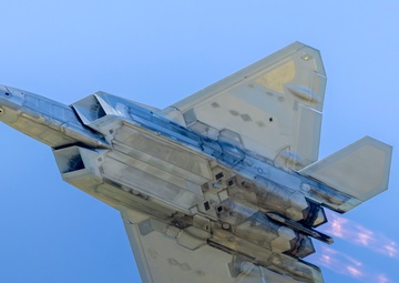 F-22 Wows Crowds at New York Air Show