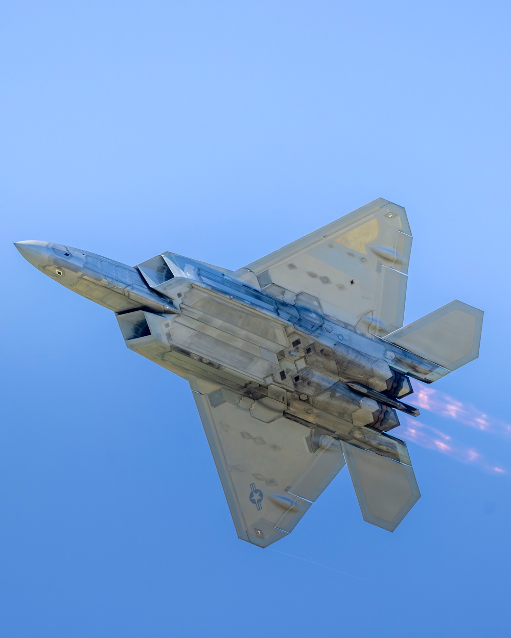 F-22 Wows Crowds at New York Air Show