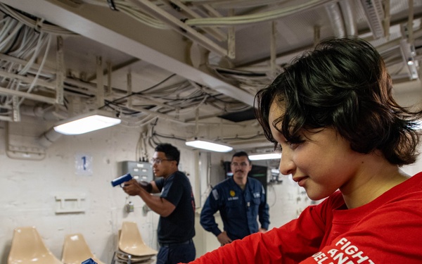 USS America (LHA 6) Conducts Between the Lifelines Training