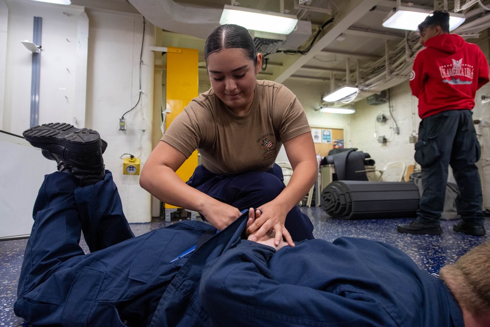 USS America (LHA 6) Conducts Between the Lifelines Training