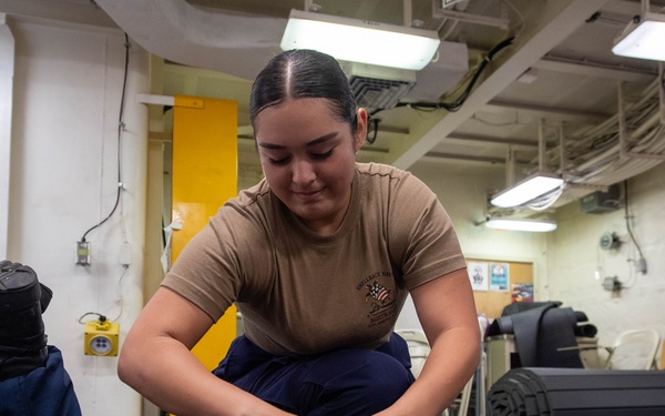 USS America (LHA 6) Conducts Between the Lifelines Training