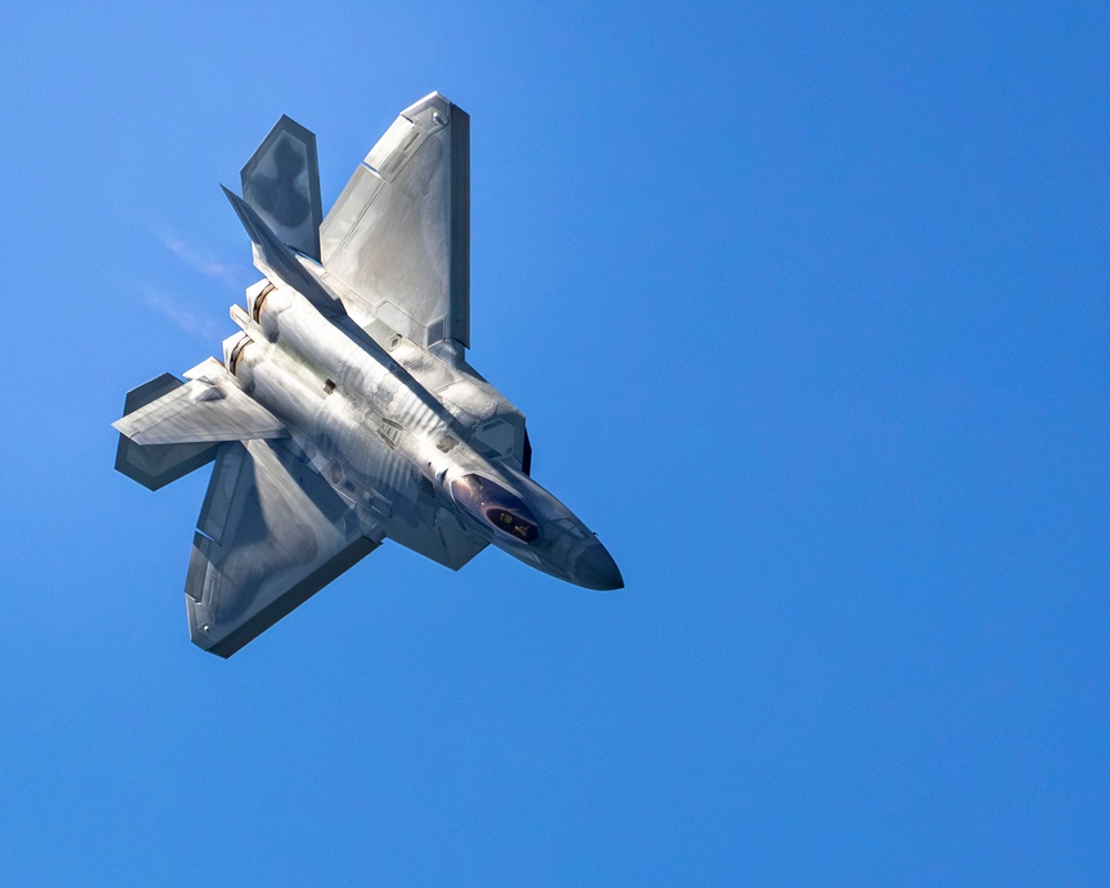 New York Air Show Kicks Off with F-22 Raptor
