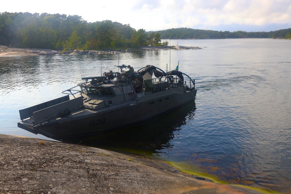 U.S. Marines, Swedish forces sharpen sea control tactics