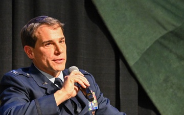 910 AW/CC participates in Ohio Aerospace and Defense Forum panel