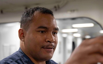 USS Kearsarge Holds Flu Vaccine Clinic