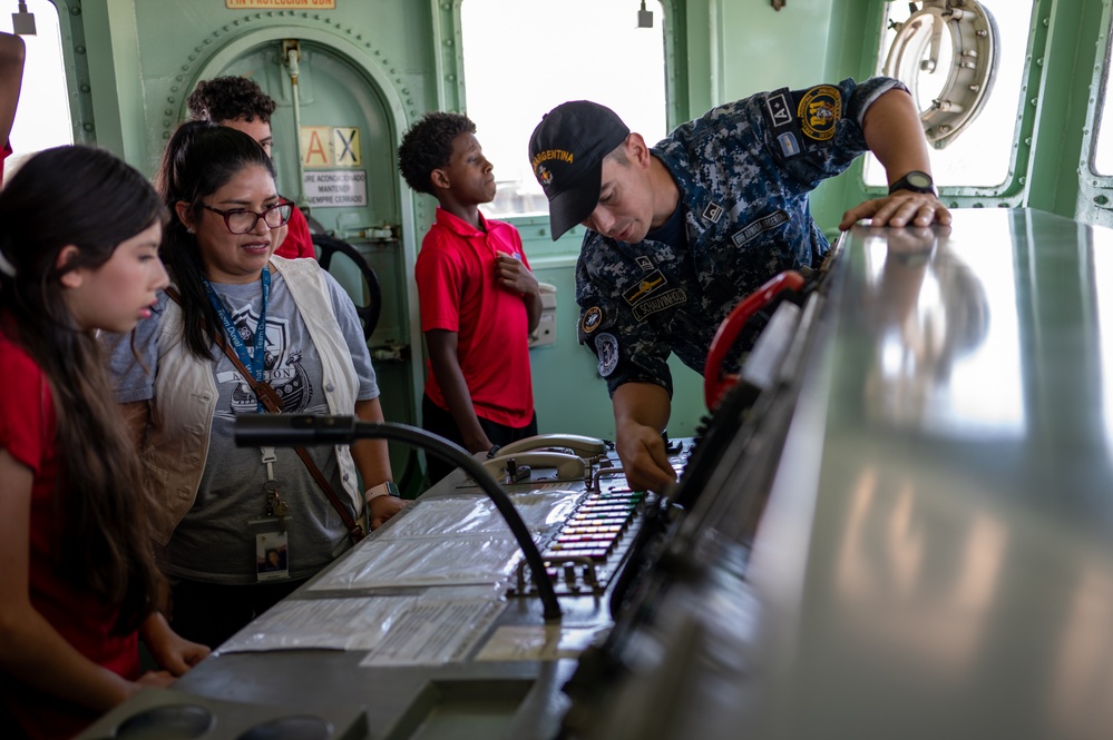 Arlington Middle School Students Tour ARA La Argentina