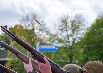 Market Garden 81 - Unveiling of  LT Hanford Monument