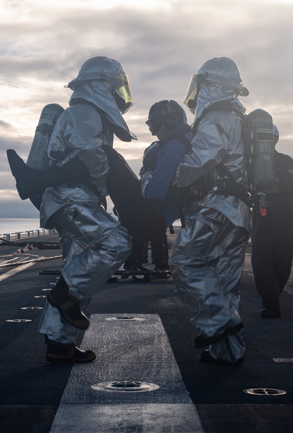 USS America (LHA 6) Conducts Flight Deck Fire Drill