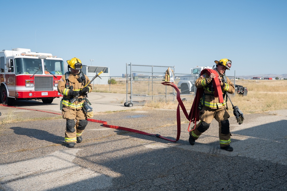 Gowen Fire conducts live fire entry training