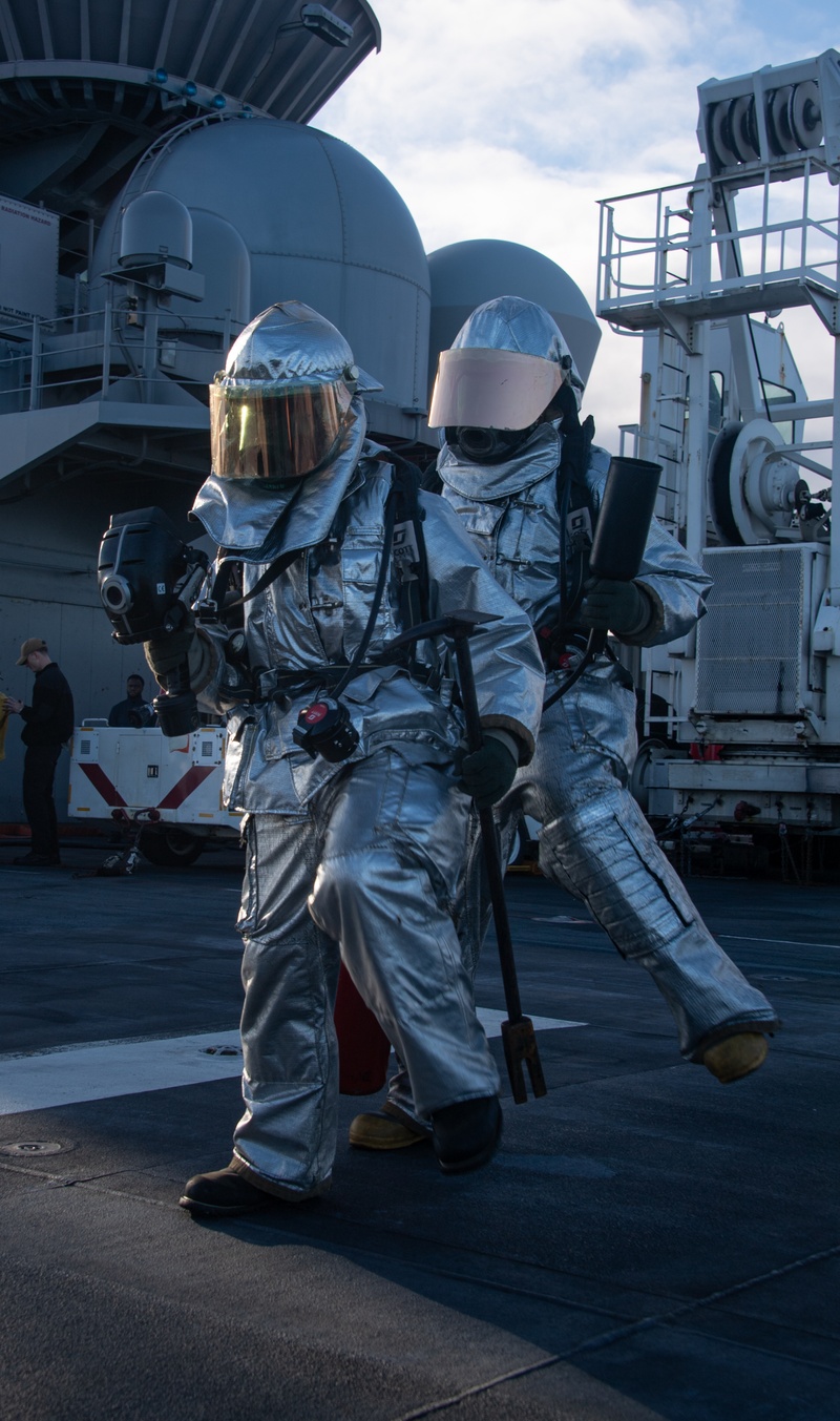 USS America (LHA 6) Conducts Flight Deck Fire Drill