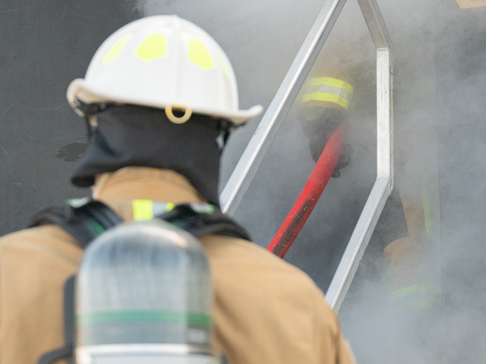 Gowen Fire conducts live fire entry training