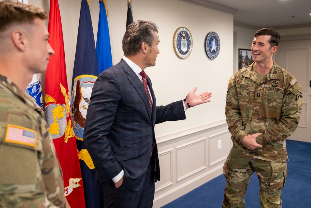 2025 Best Ranger Competition Winners Meet SW Hegseth, Tour Pentagon