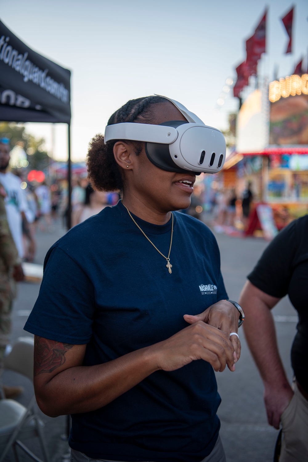 Navy Recruiter Uses Virtual Reality