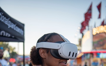 Navy Recruiter Uses Virtual Reality