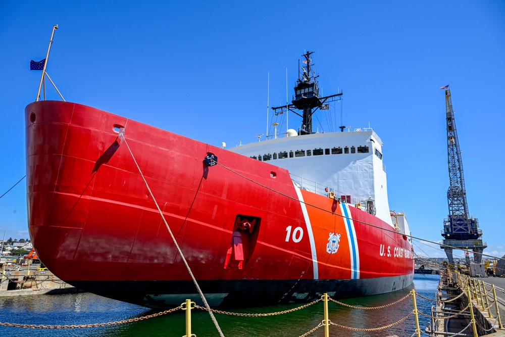 U.S. Coast Guard Cutter Polar Star (WAGB-10) prepares for Mare Island Dry Dock departure