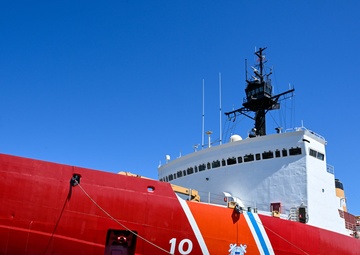 U.S. Coast Guard Cutter Polar Star (WAGB-10) prepares for Mare Island Dry Dock departure.