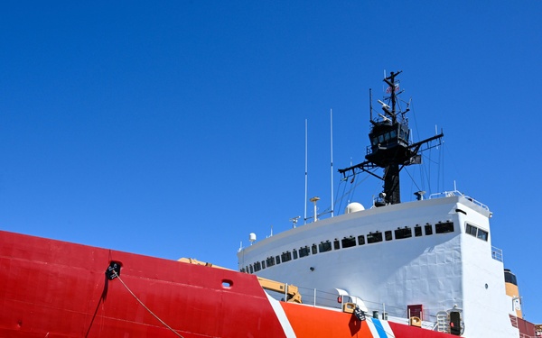 U.S. Coast Guard Cutter Polar Star (WAGB-10) prepares for Mare Island Dry Dock departure.