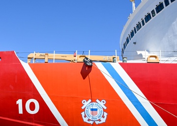 U.S. Coast Guard Cutter Polar Star (WAGB-10) prepares for Mare Island Dry Dock departure.